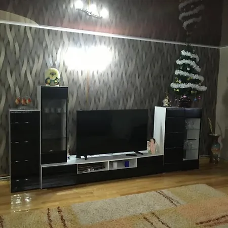 у люби Apartment