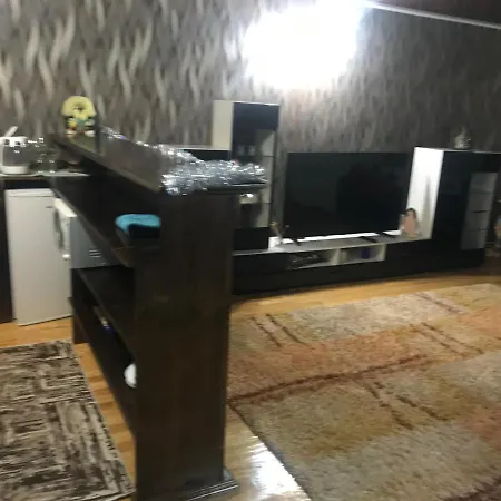 у люби Apartment Huklyvyy